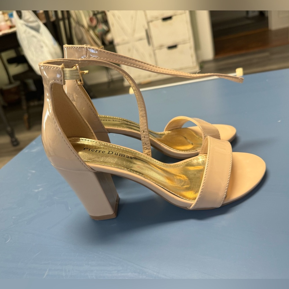 Pierre Dumas Women's Beige Block Heels